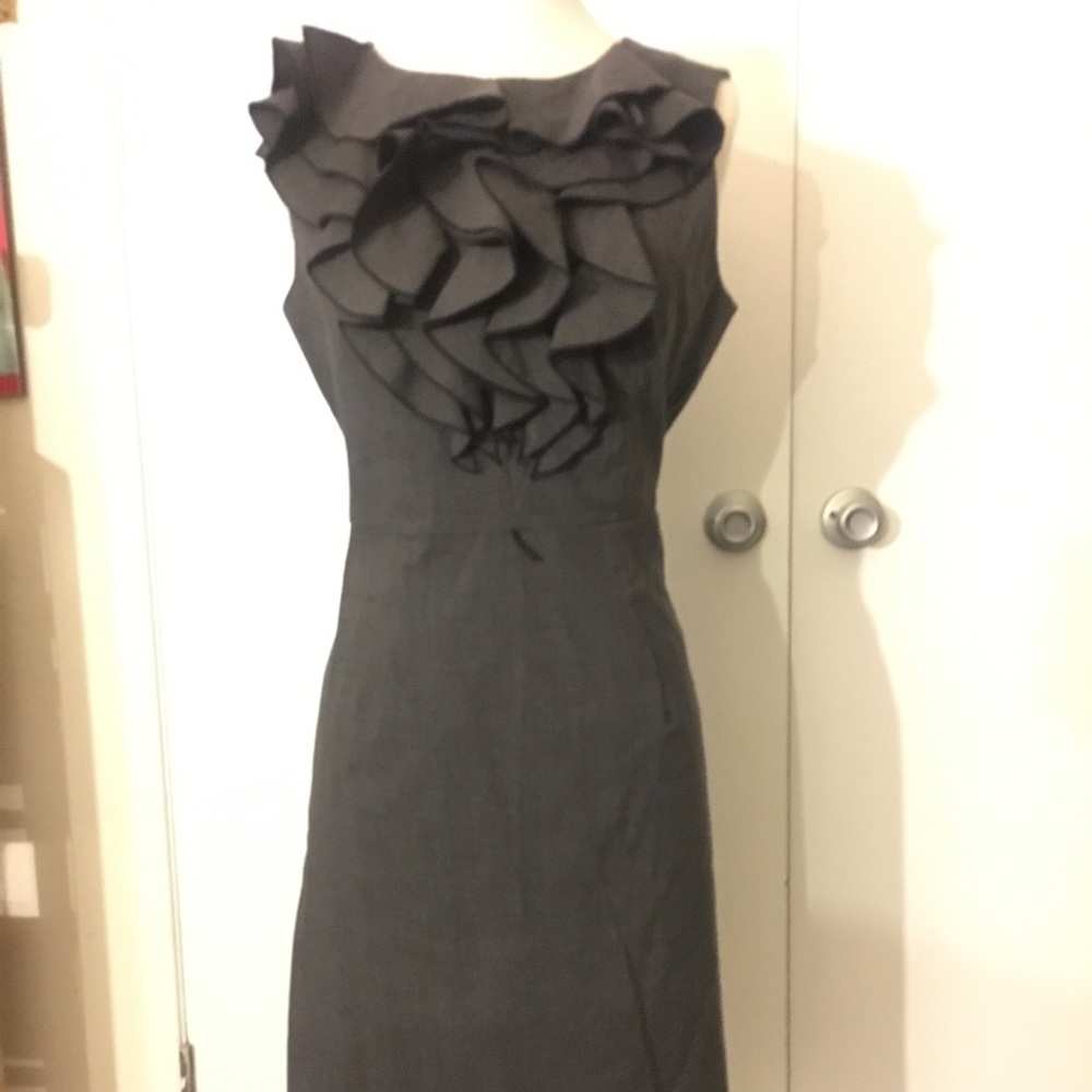 Women’s Dress - Picture 3 of 4
